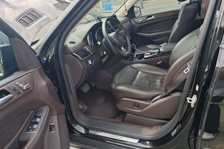 Used Mercedes-Benz GLE 2016 GLE 320 4MATIC Luxury Model Driver Seat