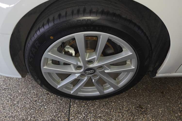 Used Audi A3 2019 Sportback 35 TFSI Ambition China VI Left Front Wheel Hub