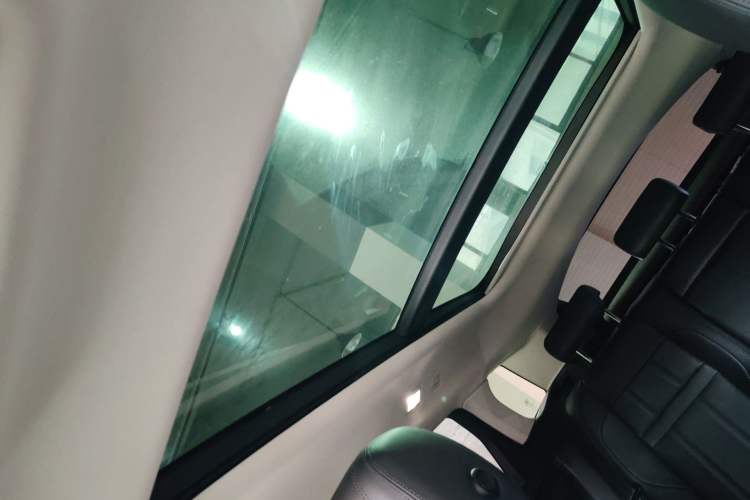 Used Land Rover Range Evoque 2021 Range Rover Evoque 200 PS R-Dynamic Standard Elite Edition Headliner