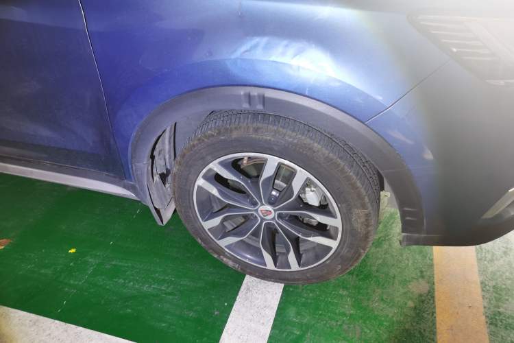 Used Roewe RX5 2016 20T Two-Wheel Drive Automatic Internet Smart Edition Right Front Wheel Hub