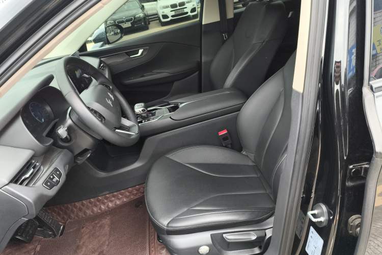 Used Hongqi E-QM5 2022 431 km Charge & Enjoy Edition Left Front Seat