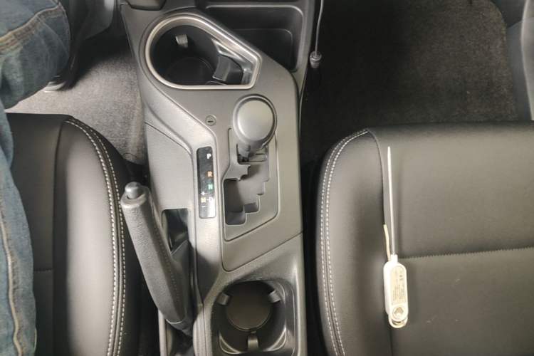 Used Toyota RAV4 2019 2.0L CVT Two-Wheel Drive Luxury Version China VI Standard
