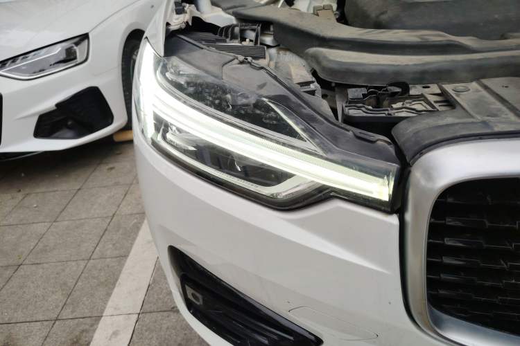 Used Volvo XC60 New Energy 2019 T8 E-Drive Hybrid Intelligent Luxury Sport Edition China V Standard
