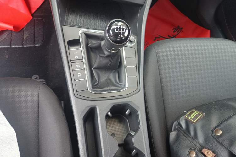 Used Volkswagen Bora 2020 1.5L Manual Fashion Edition
