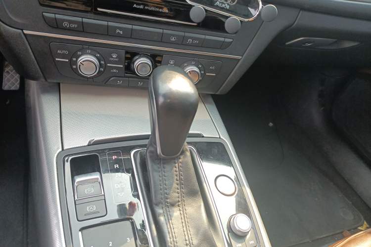 Used Audi A6L 2018 30th Anniversary Edition 35 TFSI Fashion Model
