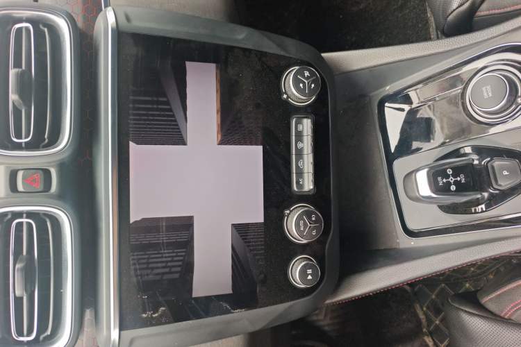 Used Lynk & Co 03 2020 1.5TD DCT JingPro Edition Audio And AC Panel