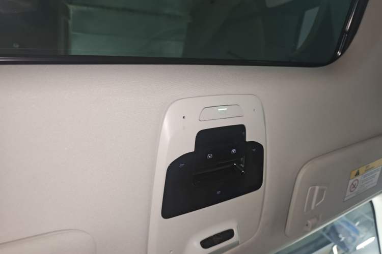 Used Nio ES8 2018 355 km Base Version 7-Seater Edition