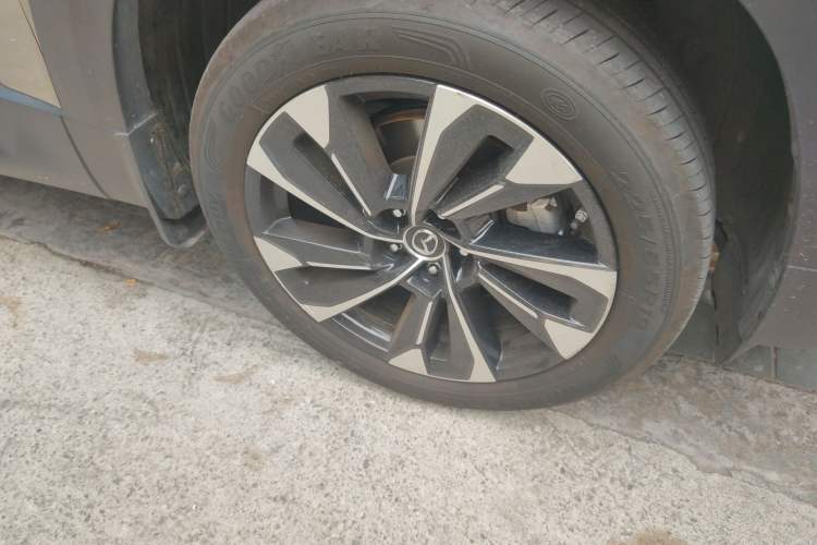 Used Mazda CX-50 2023 2.5L Smart Drive Version Right Front Wheel Hub