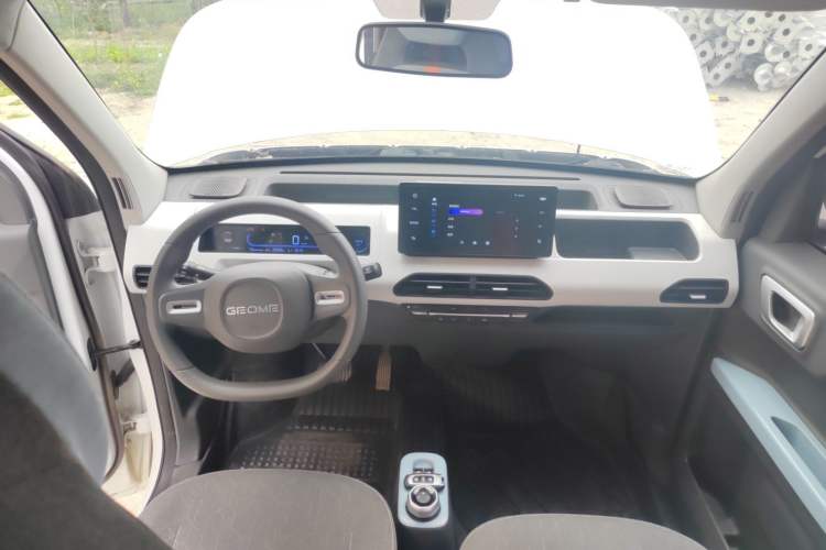 Used Geely Galaxy Panda 2024 Panda Mini 200km Endurance Bear
