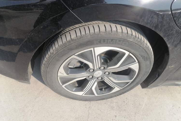 Used Hongqi E-QM5 2022 431 km Charge & Enjoy Edition