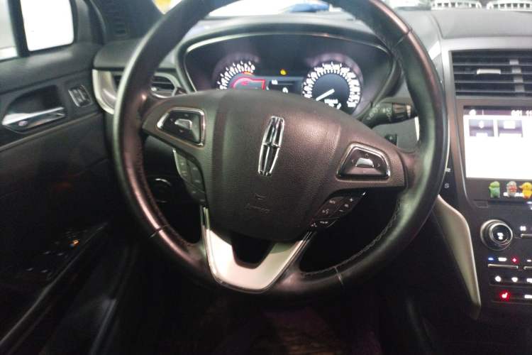 Used Lincoln MKC 2017 2.0T Two-Wheel Drive Deluxe Edition