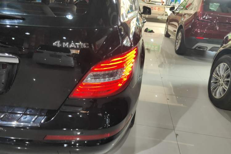 Used Mercedes-Benz R-Class 2014 R 320 4MATIC Luxury Model