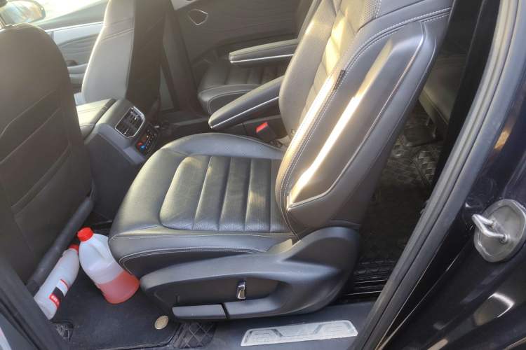 Used Volkswagen Talagon 2022 380TSI Four-Wheel Drive Luxury "Jiajing" Edition Pro 6 Seats Left Rear Seat