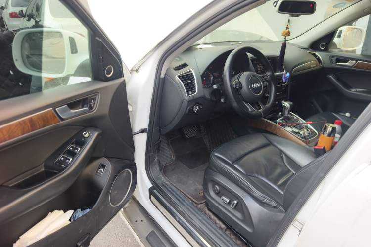 Used Audi Q5 2015 40 TFSI Comfort Model
