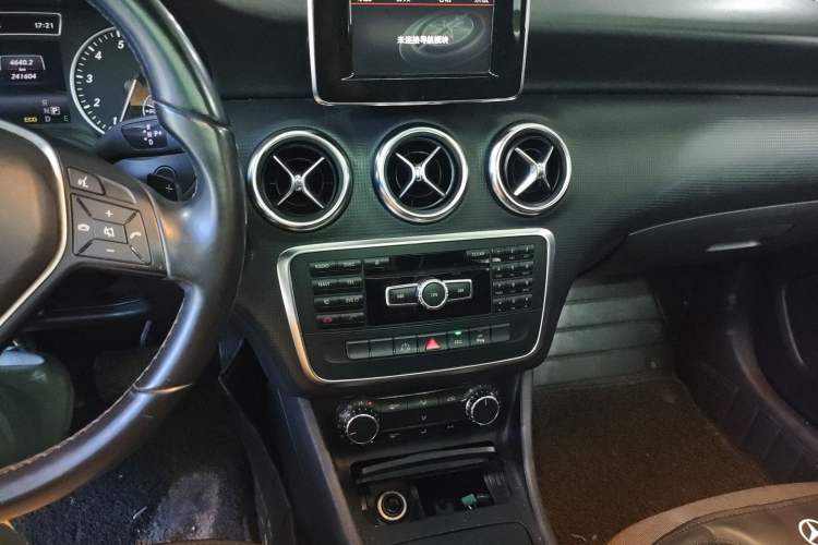 Used Mercedes-Benz A-Class 2013 A 180 Fashion Model Audio And AC Panel