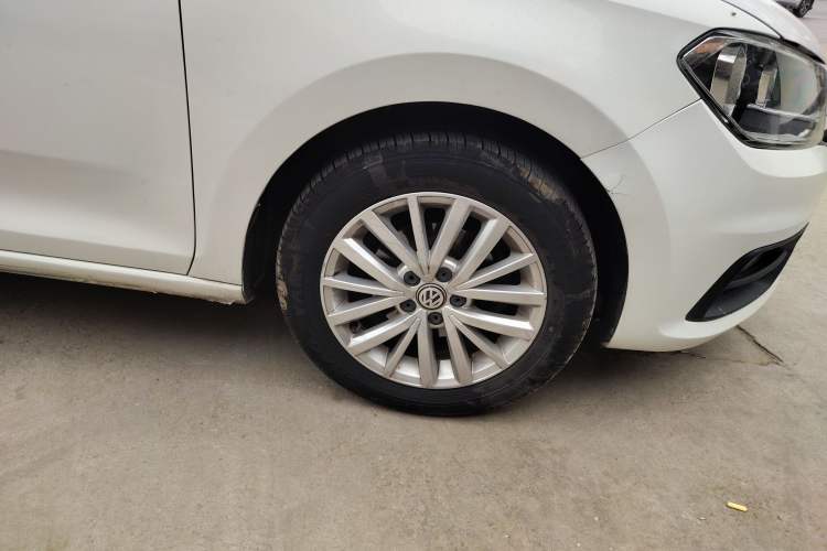 Used Volkswagen Santana 2017 Haval H9 1.6L Automatic Comfort Edition Right Front Wheel Hub