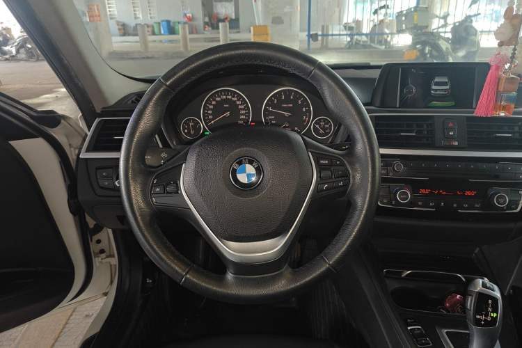 Used BMW 3 Series 2017 318Li Fashion Model
