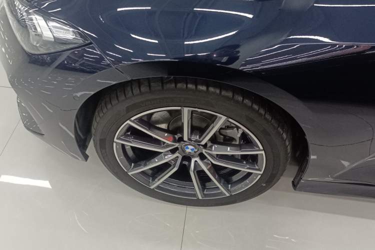 Used BMW 3 Series 2025 325Li M Sport Package Left Front Wheel Hub