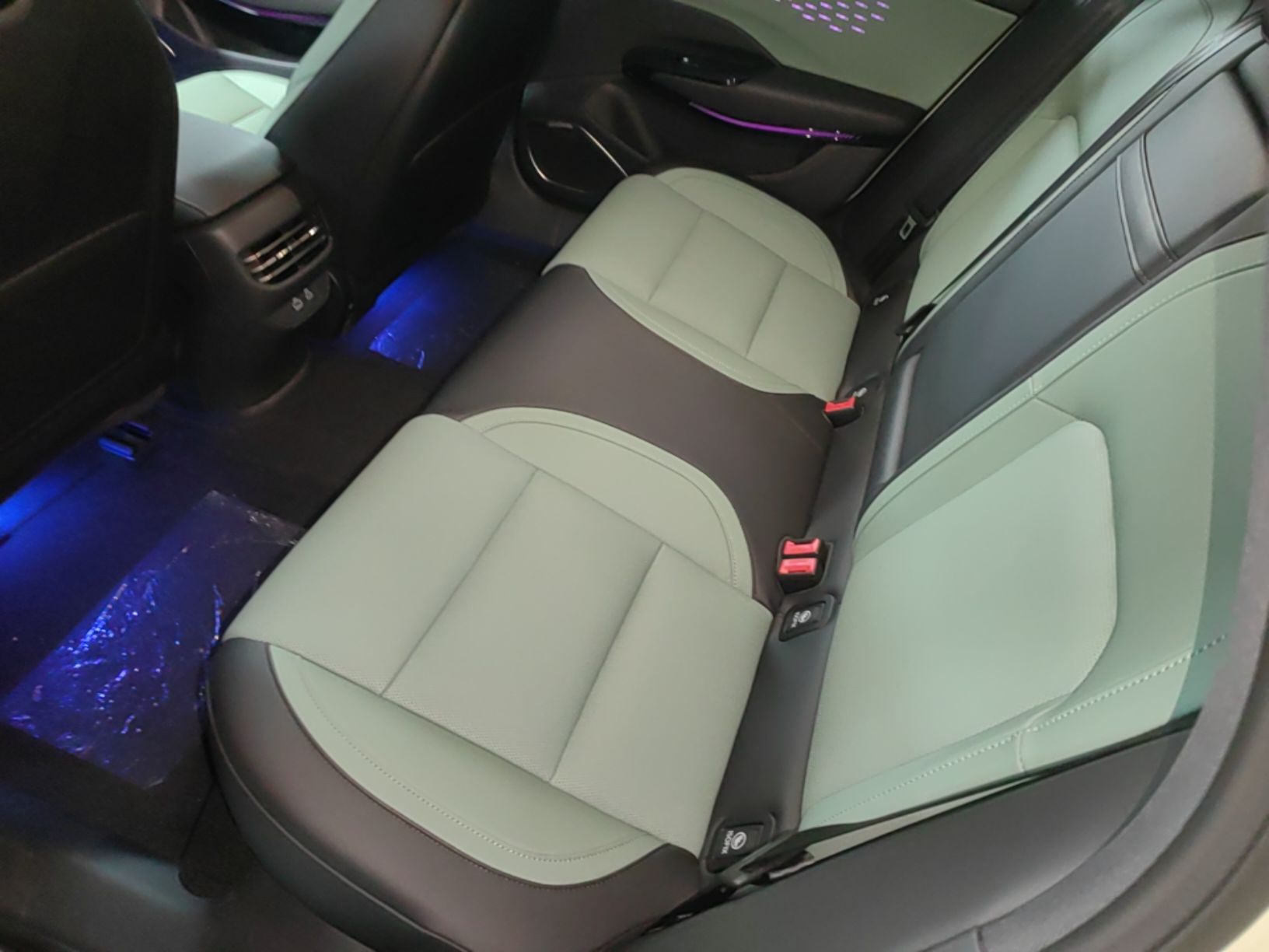 Hongqi EH7 2025 690 Smart Selection Edition — снимка 20
