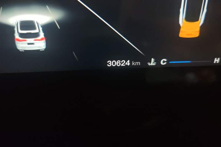 Used CHANGAN OSHAN Z6 2022 Blue Whale 1.5T DCT Smart Edition Urban Version Odometer Close Up