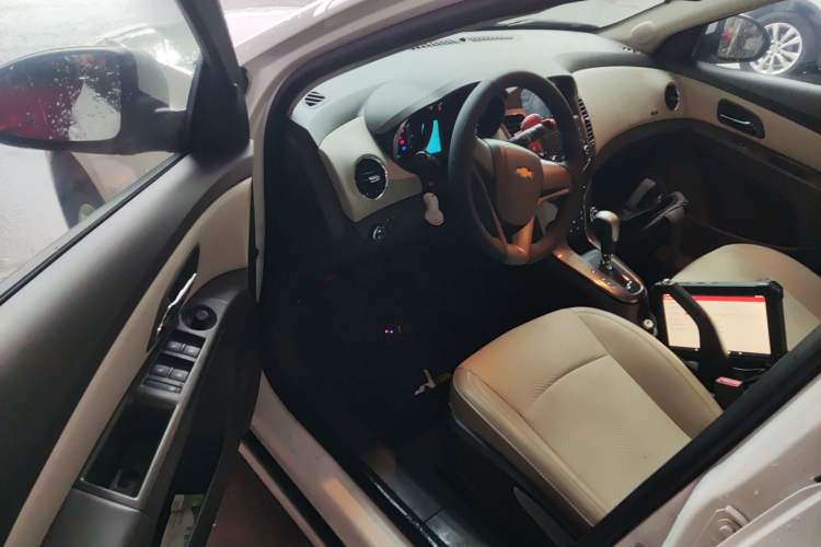 Used Chevrolet Cruze 2015 1.5L Classic SE AT Driver Seat