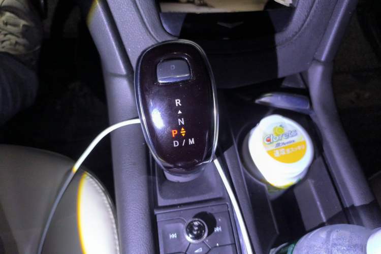 Used Cadillac XT6 2020 28T Six-Seater Four-Wheel-Drive Luxury Sport Vehicle Gear Lever