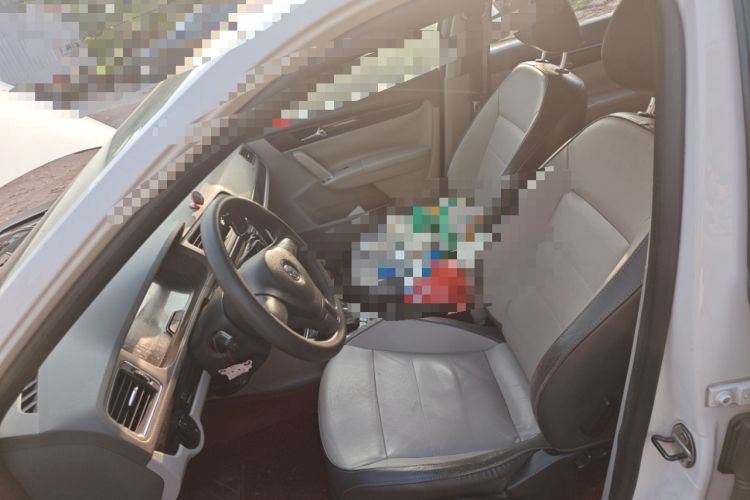 Used Volkswagen Gran Lavida 2014 1.6L Automatic Sport Edition Left Front Seat