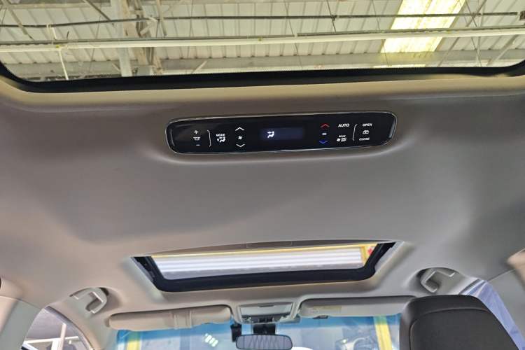 Used Honda Elysion 2022 2.0L eHEV Luxury Edition
