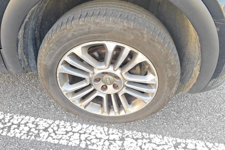 Used Qoros 5 2017 1.6T Automatic Prestige Model Right Front Wheel Hub