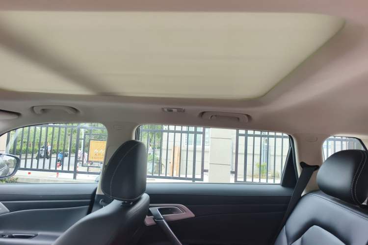 Used Geely Auto Emgrand X7 Sport 2016 1.8TD Automatic Smart Model Headliner