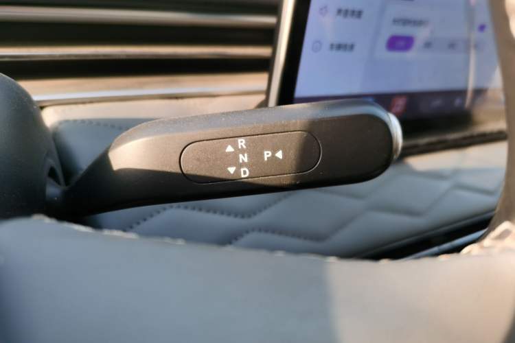 Used Dongfeng NAMMI 01 2024 430 Plus Smart+ Gear Lever