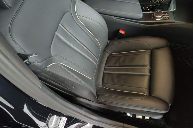 Used BMW 5 Series (Import) 2022 Second Facelift 530i Sport Line with M Sport Package
