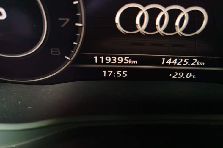 Used Audi A4L 2018 30th Anniversary Edition 40 TFSI Fashion Model Odometer Close Up