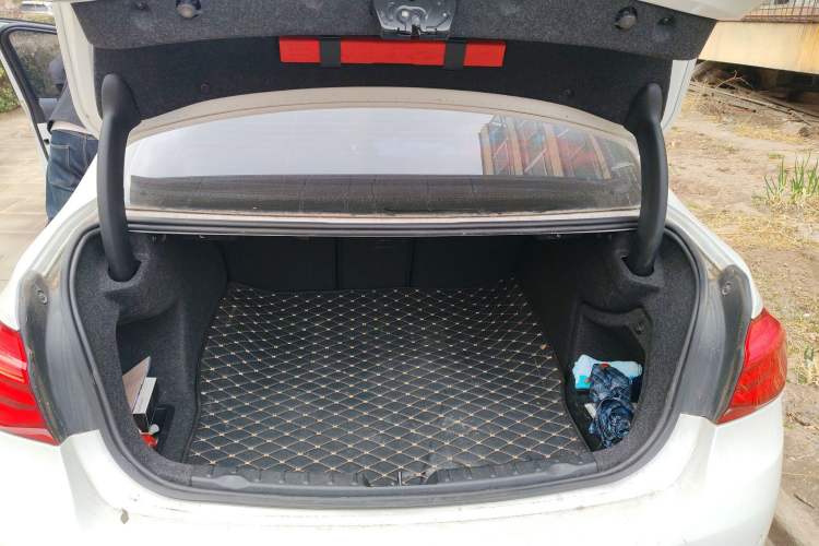 Used BMW 3 Series 2017 320Li Fashion Model
