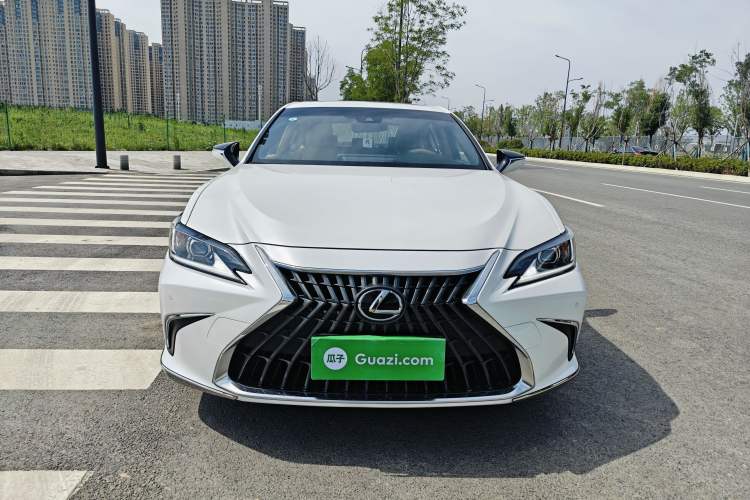 Used Lexus ES 2023 200 Excellence Edition
