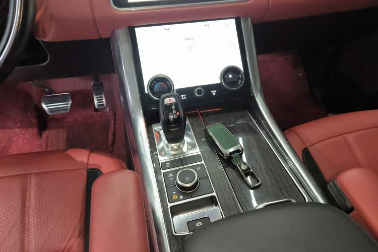 Used Land Rover Range Rover Sport 2022 3.0 L6 YAO Black Edition
