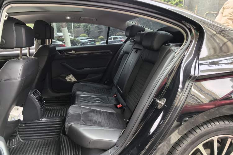 Used Volkswagen Magotan 2017 330TSI DSG Luxury Model