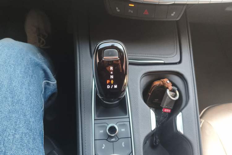 Used Cadillac XT4 2021 28T Two-Wheel Drive Leading Version
