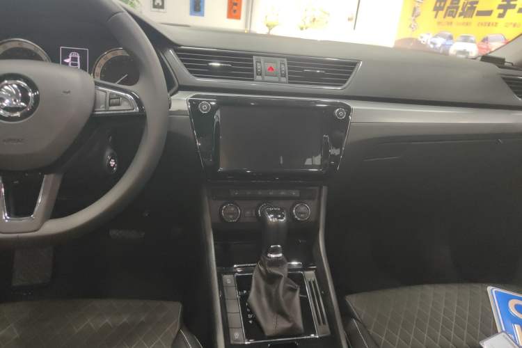 Used Skoda Superb 2018 TSI330 DSG Comfort Edition China V Standard Audio And AC Panel