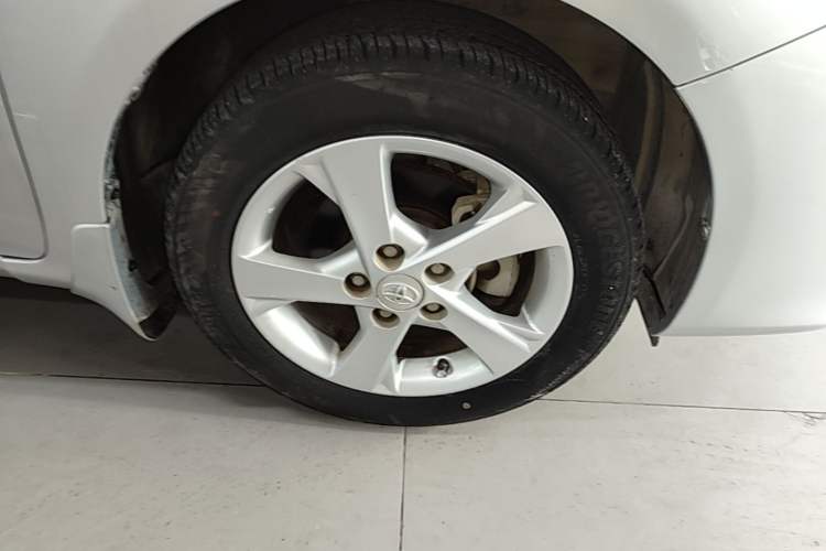 Used Toyota Corolla 2012 Luxurious Edition 1.8L CVT GL-i
