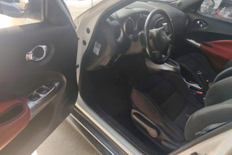 Used Infiniti ESQ 2014 1.6L Spontaneous Edition