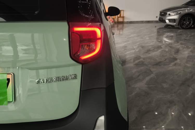 Used Chery QQ Little Ant 2022 Sweet Pink Edition Half-Sugar Version Lithium Iron Phosphate 29.2 kWh 30 kW 301 km