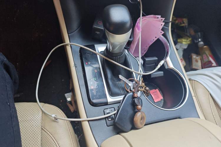 Used Toyota Highlander 2015 2.0T Four-Wheel Drive Luxury Edition 7-Seater Gear Lever