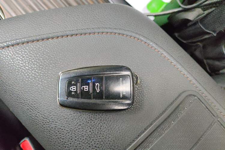 Used Toyota Camry 2018 2.0G Luxury Edition
