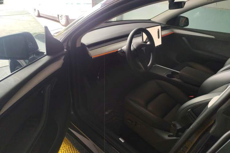 Used Tesla Model Y 2024 Long-Range All-Wheel-Drive Version
