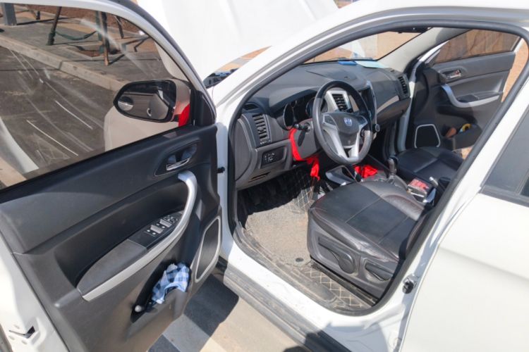 Used CHANGAN CS35 2015 1.6L Manual Luxury Model China IV Standard Driver Seat