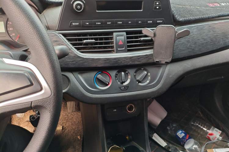 Used Baojun 310 2016 1.2L manual Comfort trim level
