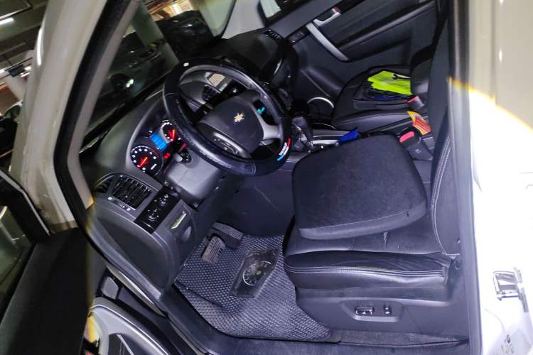 Used Chevrolet Captiva 2015 2.4L Two-Wheel Drive Urban Version 7 Seats
