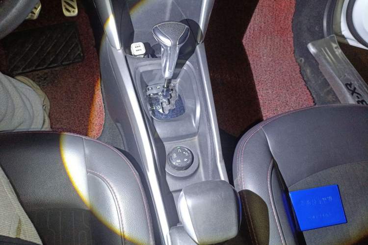 Used Citroen C3-XR 2015 1.6THP Automatic Pioneer Model Gear Lever