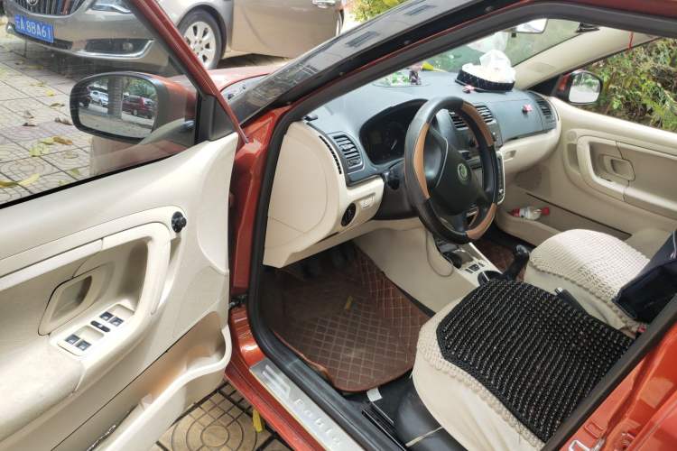 Used Skoda Fabia 2011 1.4L Manual Crystal Edition
